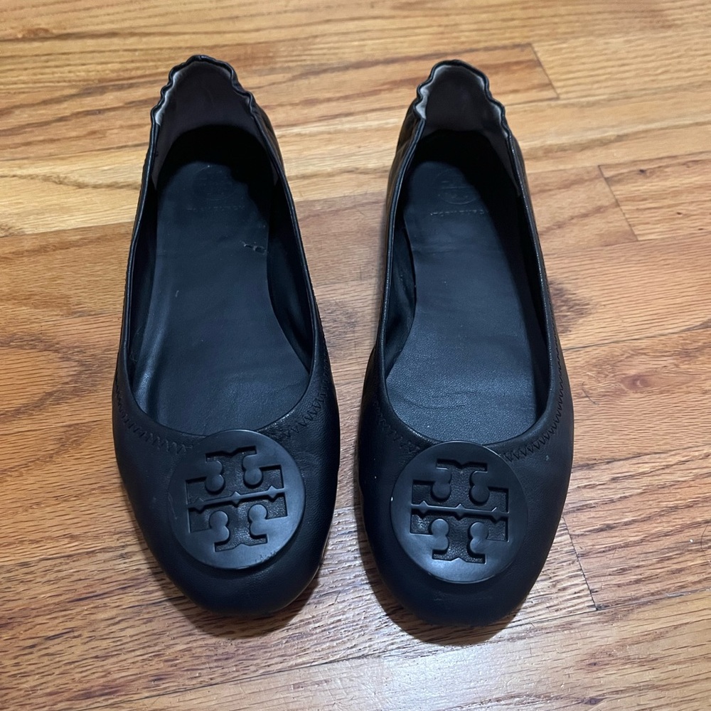 tory burch black flats